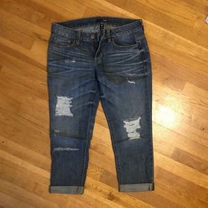 Aqua Medium Wash Distressed Capri